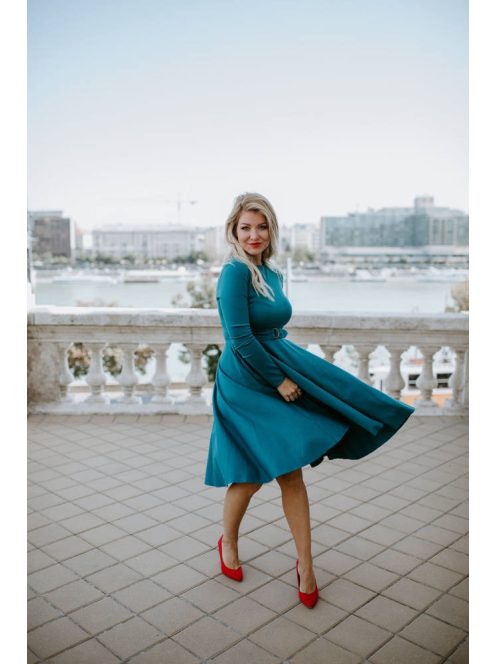 Petrolejovo modré šaty