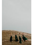 Zelené šaty s odhaleným chrbtom