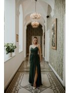 Zelené šaty s odhaleným chrbtom