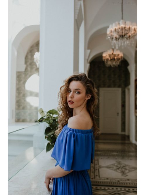 Mušelínové maxi šaty s odhaleným ramenom  a volánovým topom