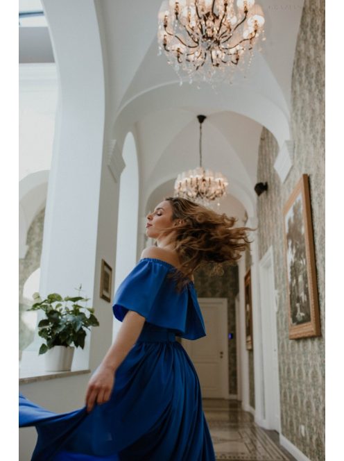 Mušelínové maxi šaty s odhaleným ramenom  a volánovým topom