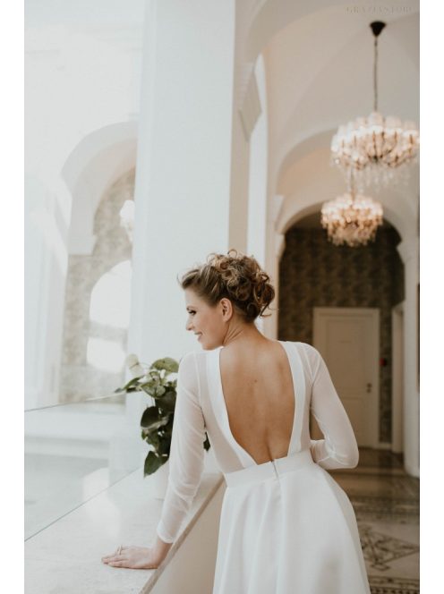 Biele midi bezchrbtové šaty