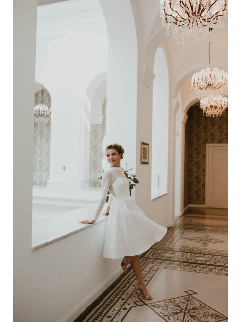 Biele midi bezchrbtové šaty