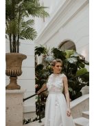 Šaty s bielym čipkovaným vrchom a saténovým spodkom