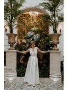 Šaty s bielym čipkovaným vrchom a saténovým spodkom