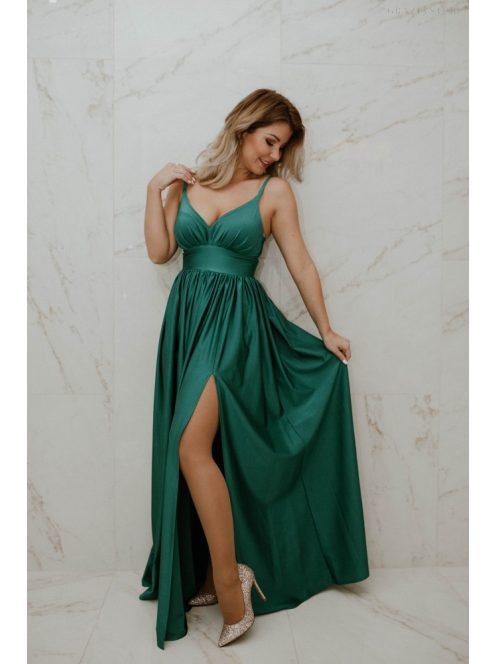 Zelené šaty s výstrihom do V