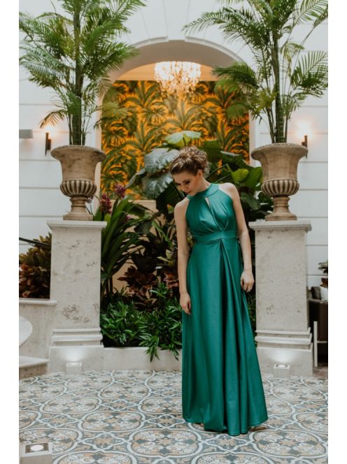 Zelené maxi šaty s predným výstrihom. 