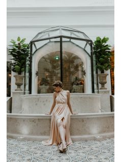 Maxi šaty vo farbe šampanského