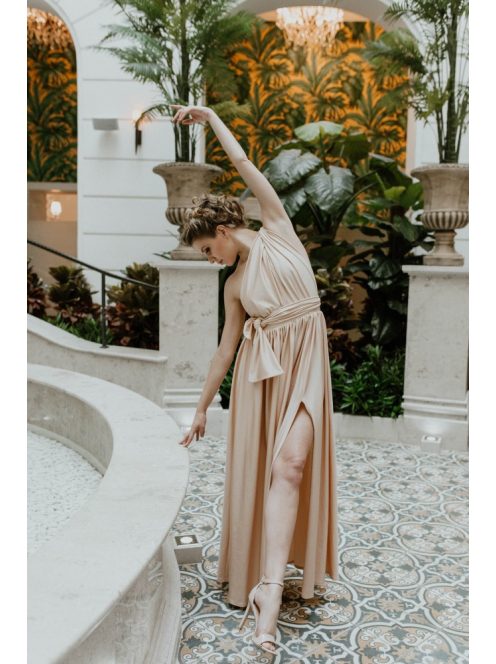 Šaty šampanskej farby, ktoré sa dajú zaviazať na mnoho spôsobov