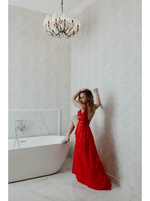 Červené šaty s čipkovaným topom