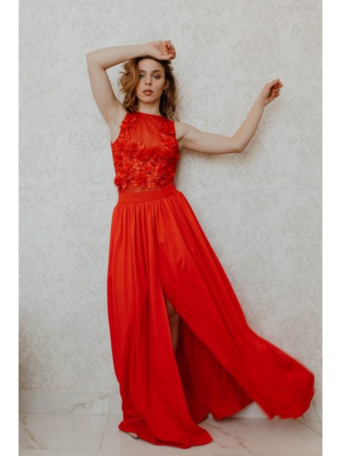 Červené šaty s čipkovaným topom