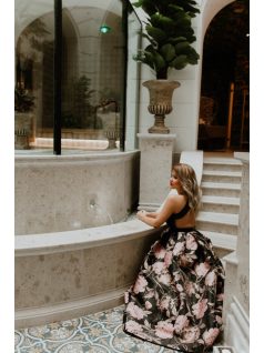 Maxi šaty s kvetinovou sukňou