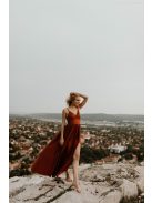 Hrdzavohnedé šaty s V výstrihom