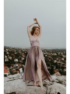 Bledofialové šaty s výstrihom do V