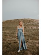 Sivomodré šaty s V výstrihom