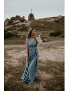 Sivomodré maxi šaty s preloženým dekoltom. 