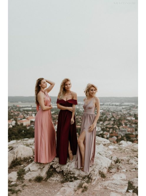 Bordové šaty s výstrihom v tvare srdca