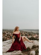 Bordové šaty s výstrihom v tvare srdca