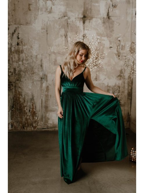 Zelené velúrové šaty s výstrihom do V