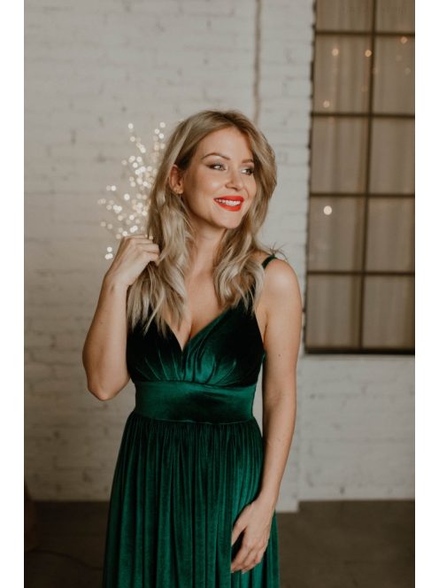 Zelené velúrové šaty s výstrihom do V