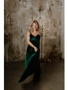 Zelené velúrové šaty s výstrihom do V