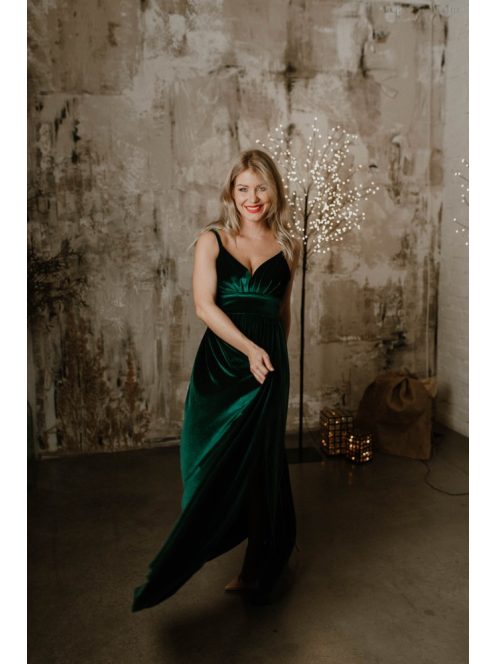 Zelené velúrové šaty s výstrihom do V