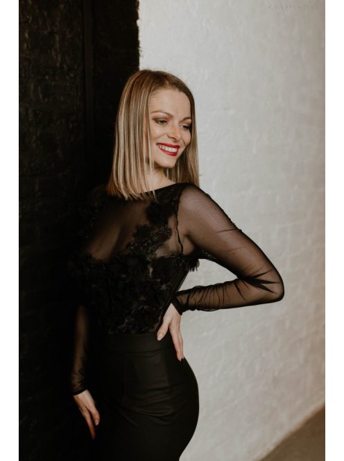 Čierne čipkované body