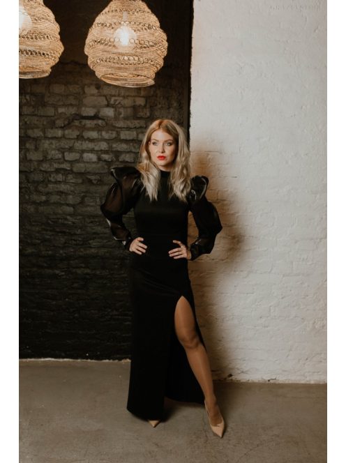 Čierne maxi šaty s organzovými rukávmi