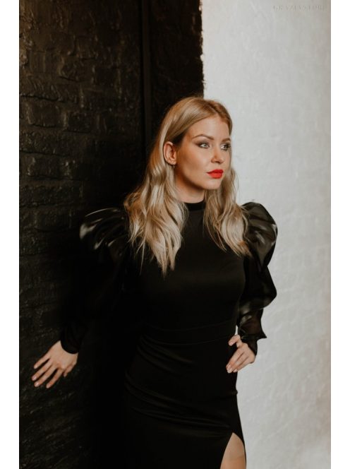 Čierne maxi šaty s organzovými rukávmi