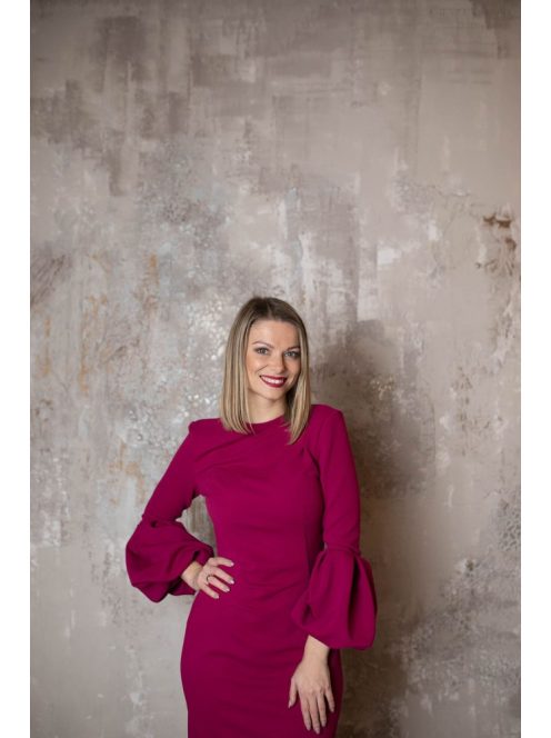 Magenta priliehavé šaty