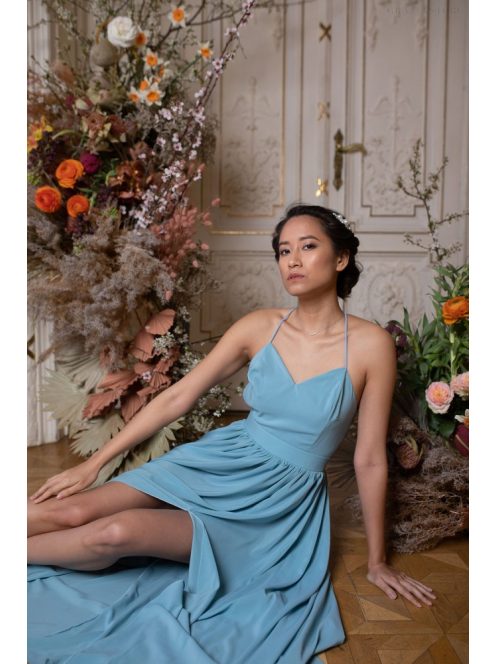 Mušelínové šaty bez chrbtovej časti - svetlomodrá