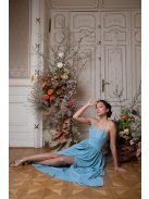 Mušelínové šaty bez chrbtovej časti - svetlomodrá