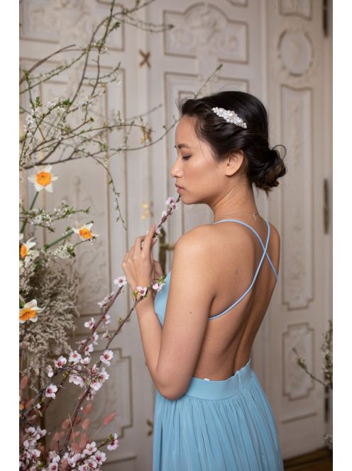 Mušelínové šaty bez chrbtovej časti - svetlomodrá