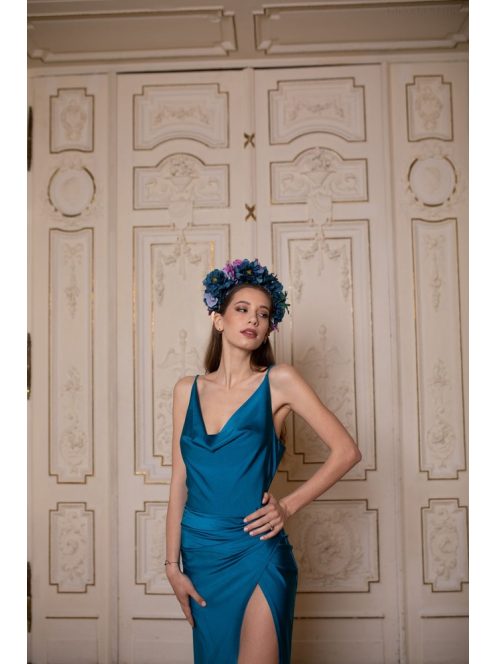 Maxi šaty s hlbokým výstrihom - petrolejovo modrá