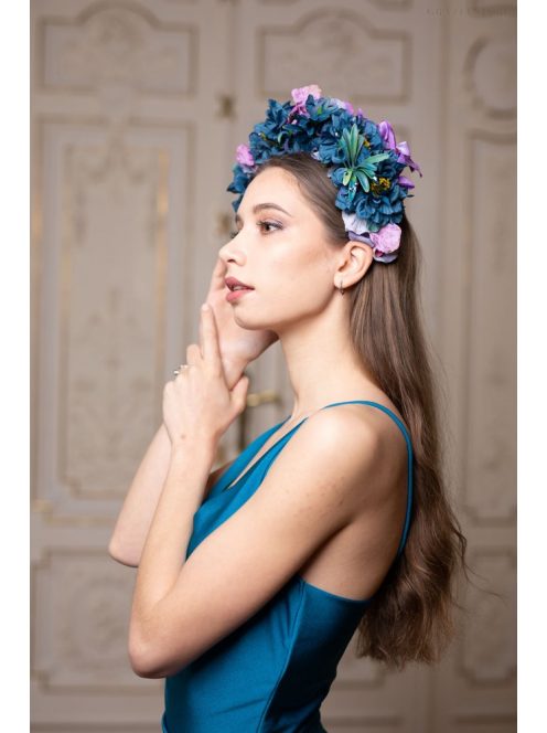 Maxi šaty s hlbokým výstrihom - petrolejovo modrá