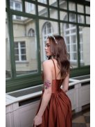 Maxi šaty s výstrihom do V - hrdzavohnedé