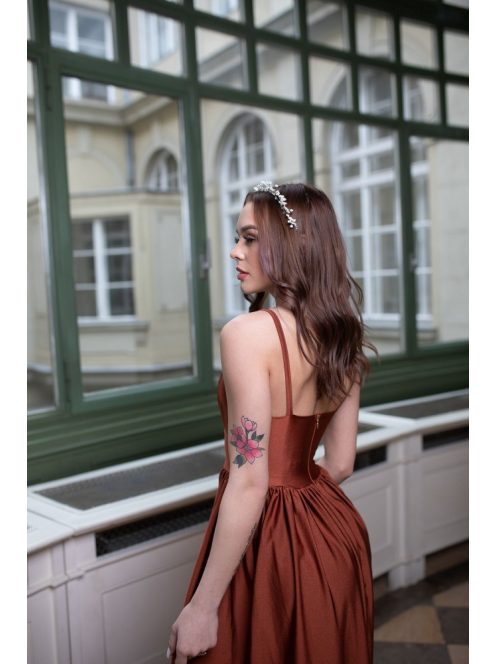 Maxi šaty s výstrihom do V - hrdzavohnedé