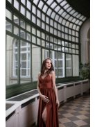 Maxi šaty s výstrihom do V - hrdzavohnedé