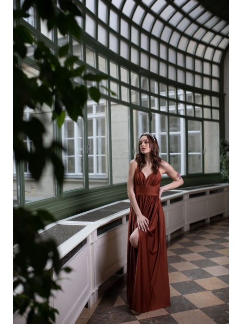 Maxi šaty s výstrihom do V - hrdzavohnedé