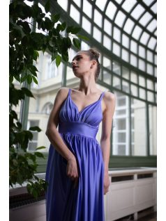 Maxi šaty s výstrihom do V - levanduľová