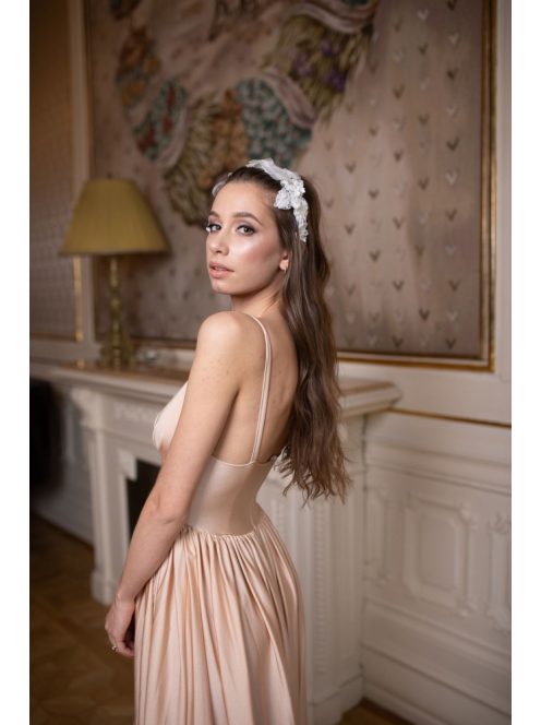 Maxi šaty s výstrihom do V - šampanské