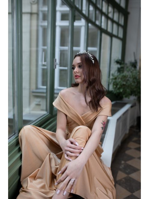 Maxi šaty so srdiečkovým výstrihom- zlaté