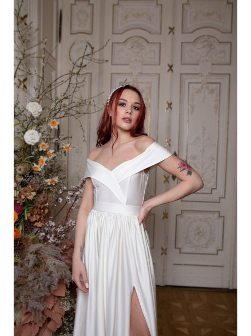 Maxi šaty s výstrihom v tvare srdca - biela