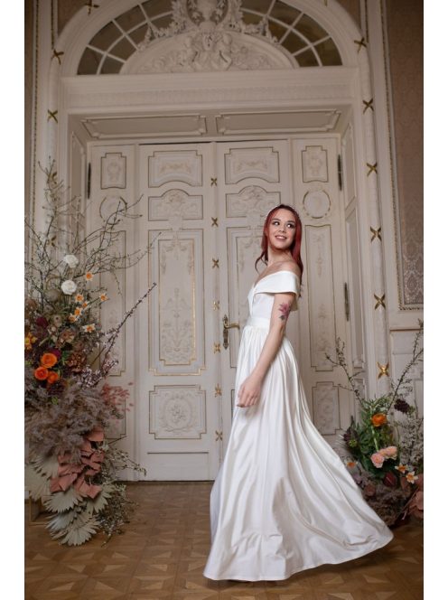 Maxi šaty s výstrihom v tvare srdca - biela