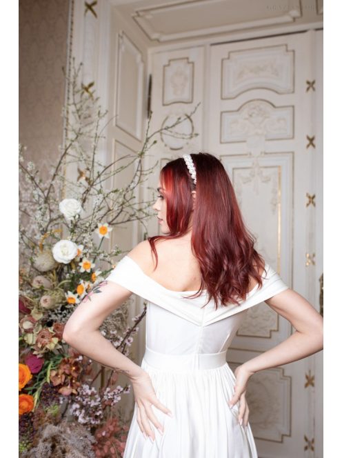 Maxi šaty s výstrihom v tvare srdca - biela