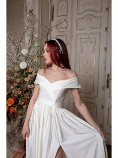 Maxi šaty s výstrihom v tvare srdca - biela