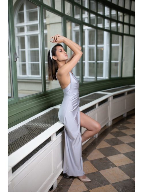 Na boku nariasené, bodycon  maxi šaty - strieborné