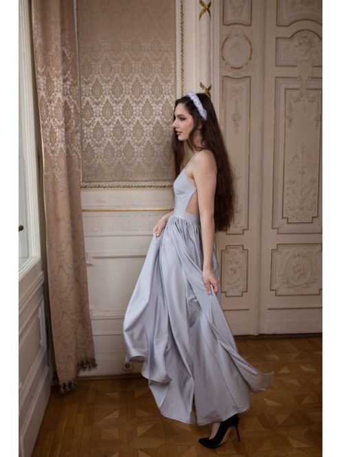 Bezchrbtové maxi šaty - strieborné