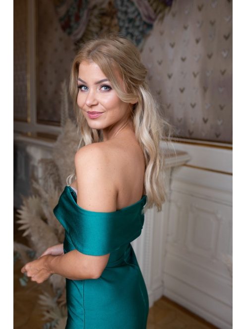 Obtiahnuté maxi šaty so srdiečkovým výstrihom - zelená 