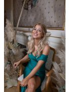 Obtiahnuté maxi šaty so srdiečkovým výstrihom - zelená 